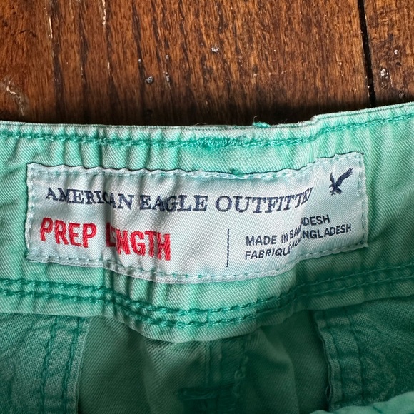 American Eagle Green Prep Length Shorts‎ - Picture 5 of 6